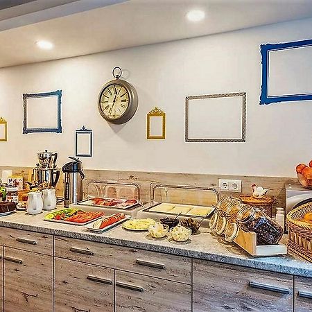 אסטנה Red Village Hotel מראה חיצוני תמונה