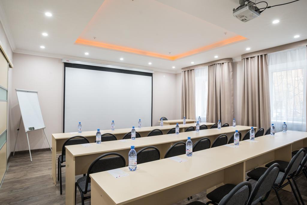 אסטנה Red Village Hotel מראה חיצוני תמונה