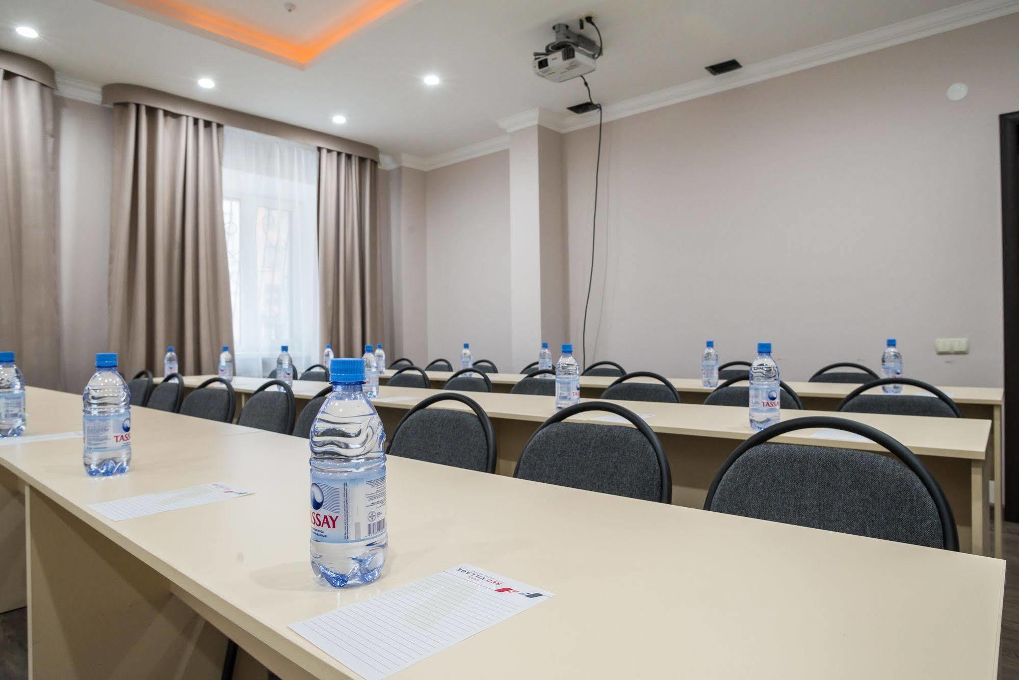 אסטנה Red Village Hotel מראה חיצוני תמונה