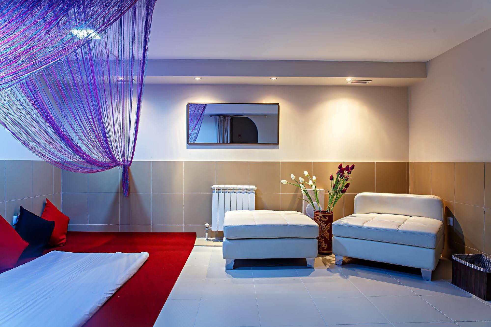 אסטנה Red Village Hotel מראה חיצוני תמונה
