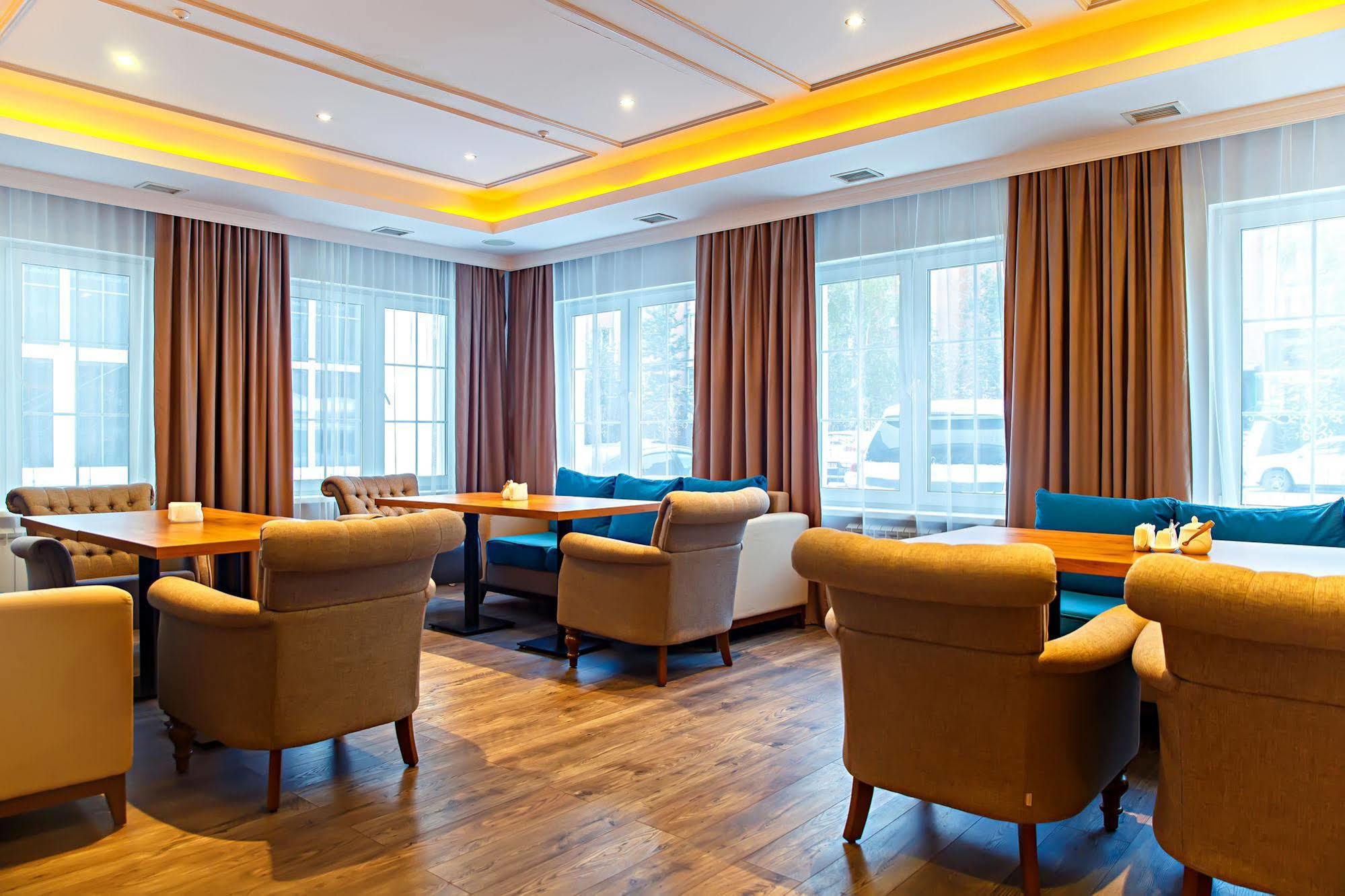 אסטנה Red Village Hotel מראה חיצוני תמונה